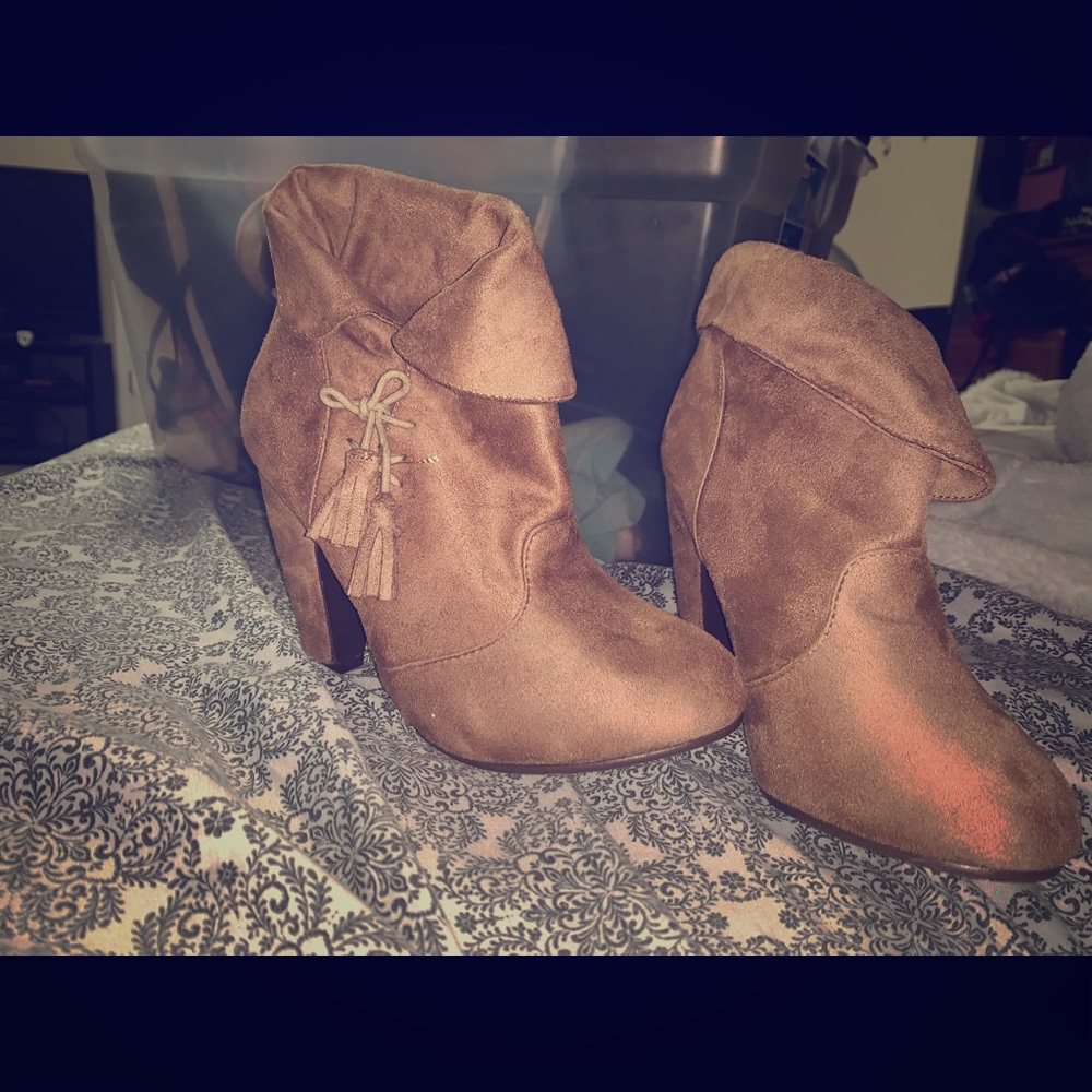 Heeled boots